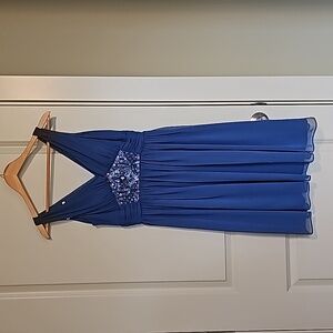 A cocktail dress size 4, Maggy London, baby blue